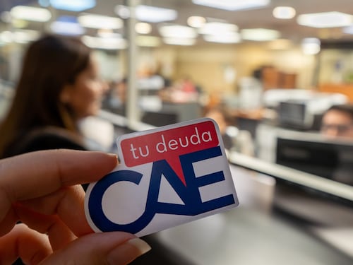 ¿Kast propuso condonar el CAE? Artículo de la megarreforma permitiría a algunos deudores acceder al beneficio bajo ciertas condiciones