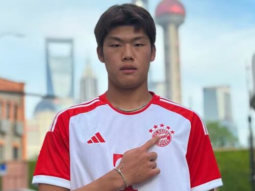 Futbolista que recibió rodillazo en partido tiene muerte cerebral