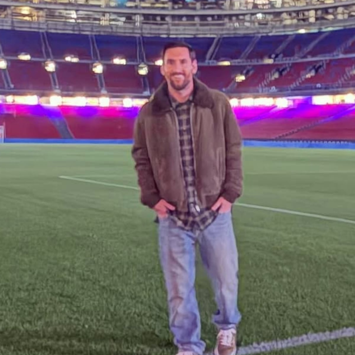 Lionel Messi regresa a Barcelona e ilusiona a los hinchas Lionel Messi regresa a Barcelona e ilusiona a los hinchas