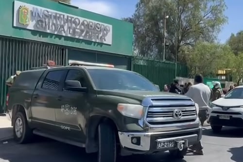 ¿Qué se sabe de este violento hecho?: Conmoción tras ataque de estudiante en colegio que terminó con cuatro heridos y una inspectora fallecida