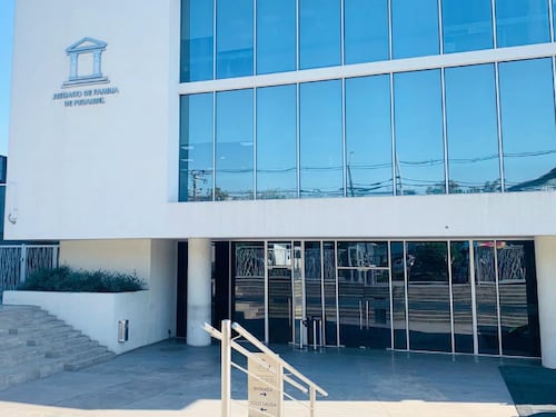 “Cuanta personalidad”: Juzgado de Familia autoriza viaje al extranjero de niña pese a negativa del padre con deuda de pensiones