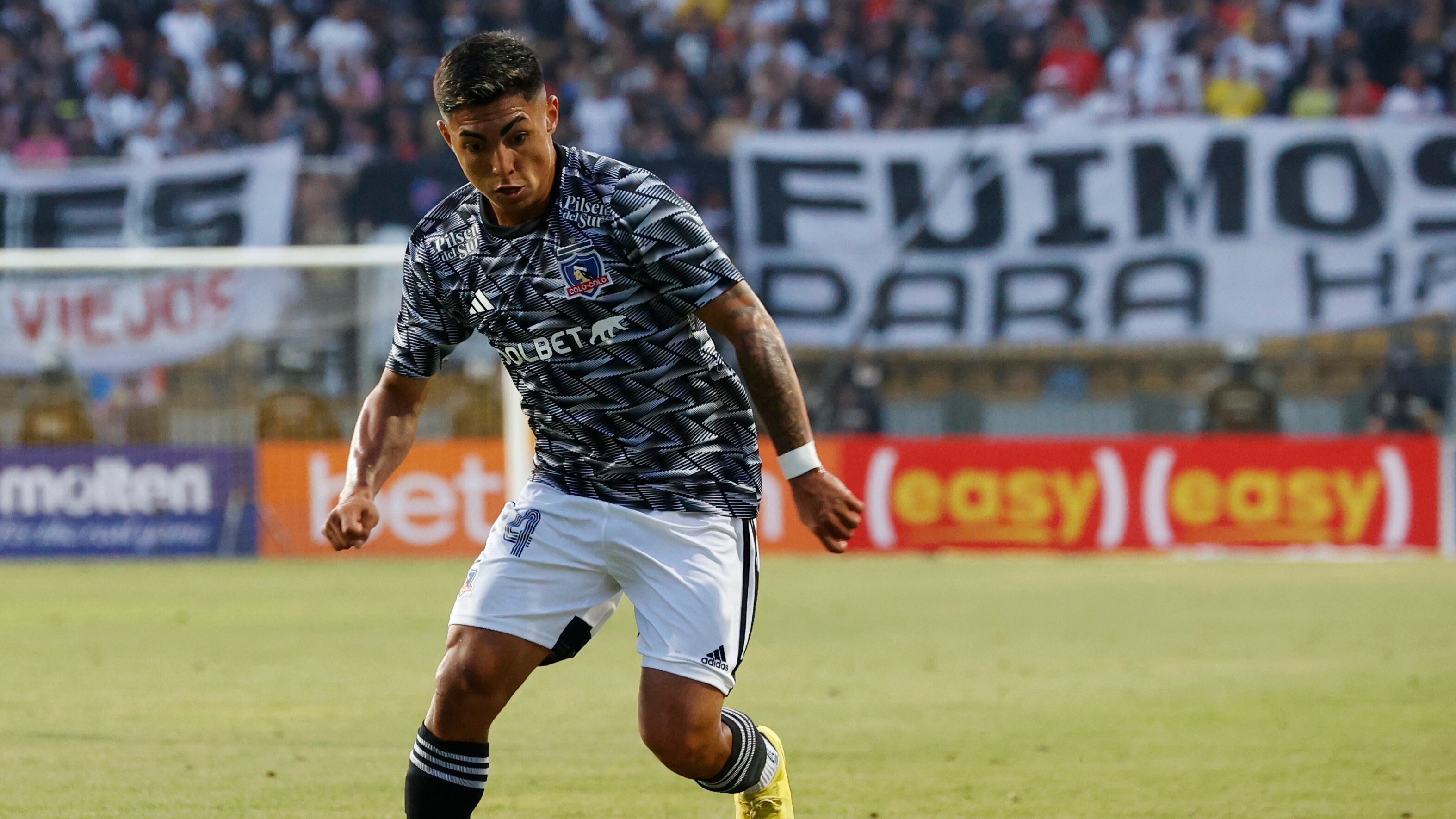 El DT de Colo Colo, Gustavo Quinteros, explicó este miércoles los motivos que tuvo para citar al juvenil denunciado por violencia de género en el partido de este jueves ante Curicó Unido.