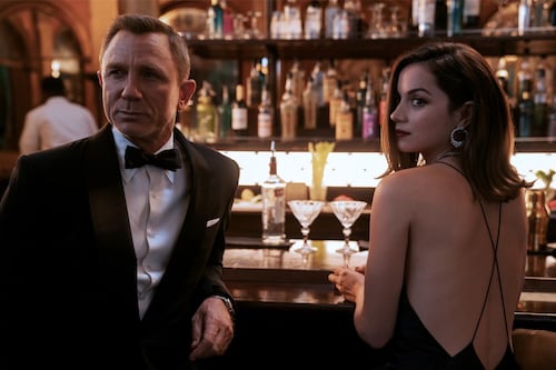 “Sin tiempo para morir”: saga Bond despide a Daniel Craig con buenas críticas y futuro incierto