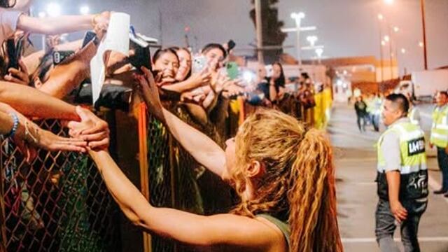 Shakira fue recibida para su concierto en Lima, Perú.