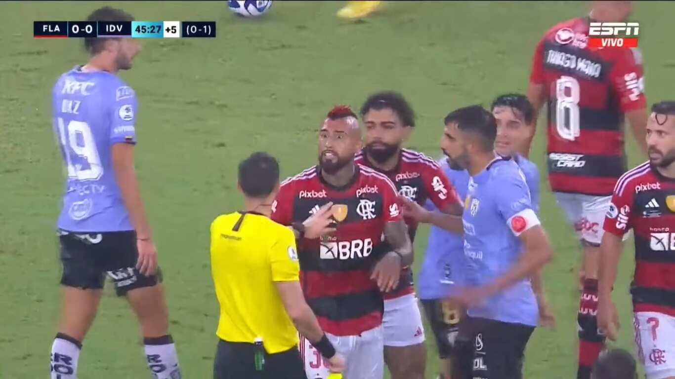 Arturo Vidal en la Recopa