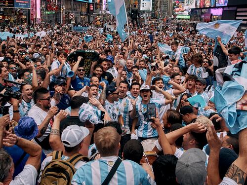 Copa América 2024: El impresionante banderazo de la afición de Argentina en Time Square