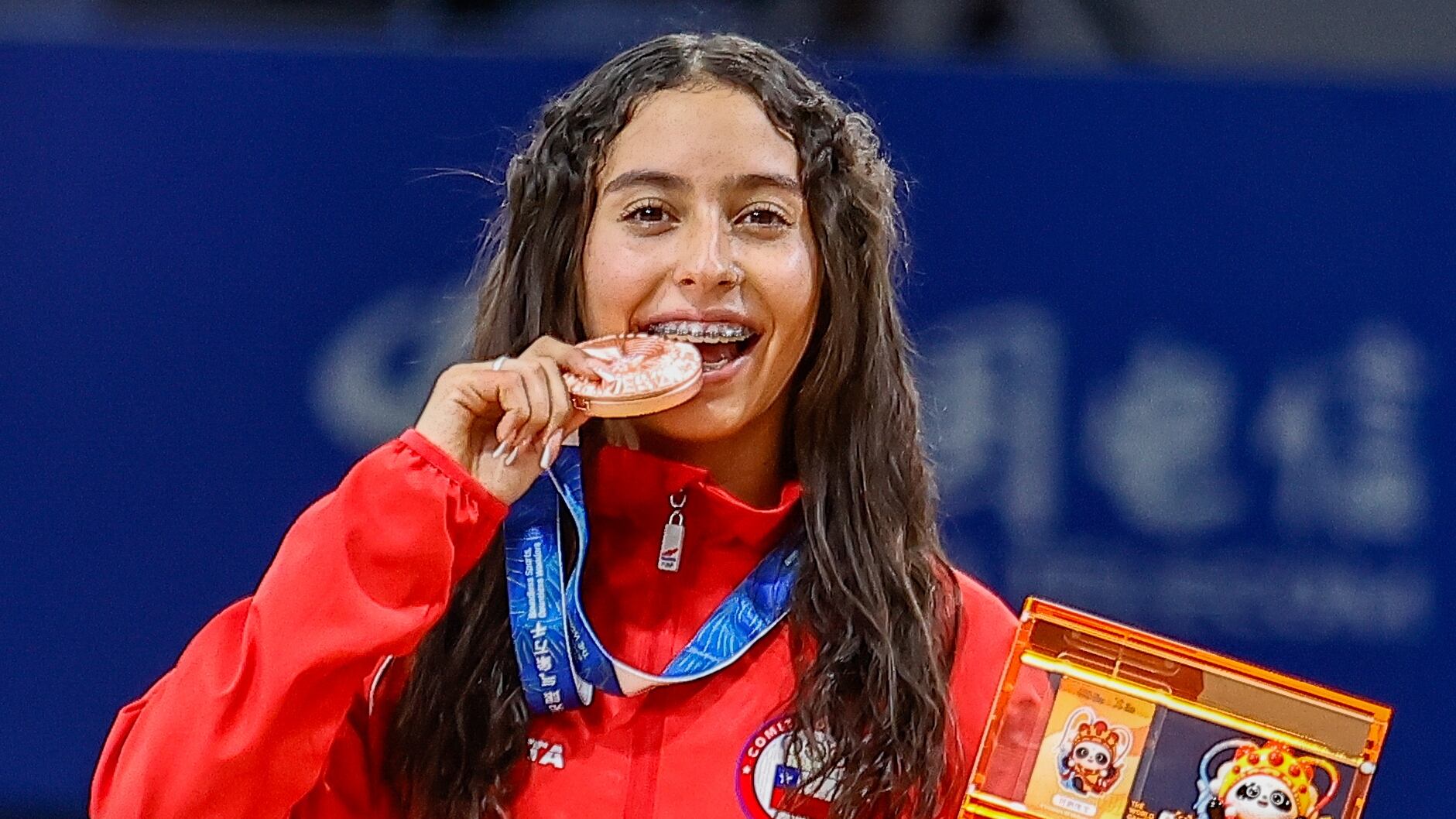 La patinadora nacional obtuvo la medalla de bronce en los Juegos Mundiales de Chengdú.