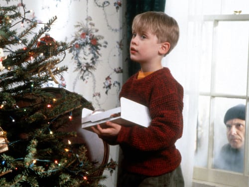 “Mi pobre angelito”: el clásico que nunca falla en Navidad y que Canal 13 transmitirá