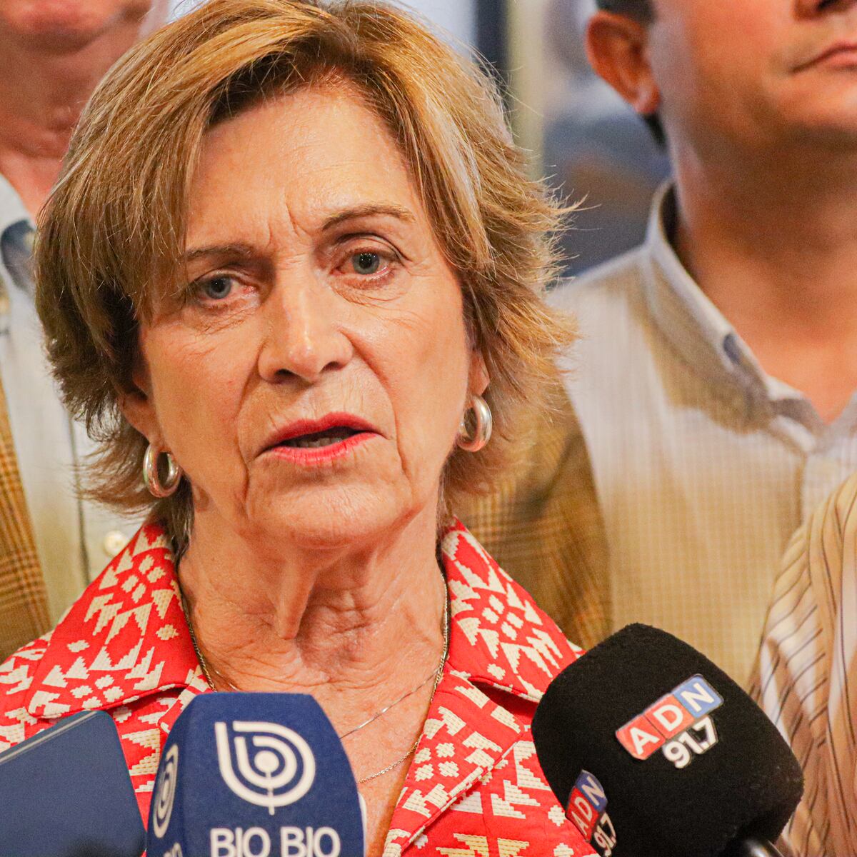 Evelyn Matthei critica a Boric por priorizar asado ante ola de violencia Evelyn Matthei critica a Boric por priorizar asado ante ola de violencia