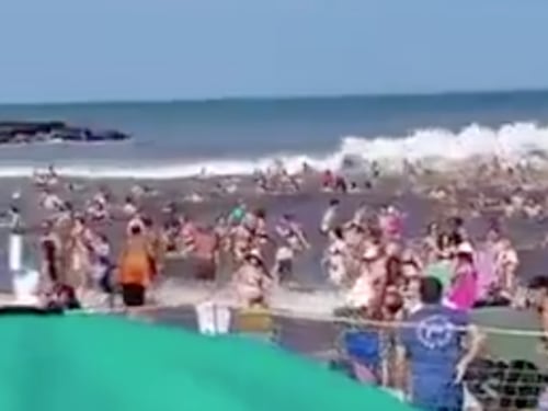 Impacto total: “Mini tsunami” en Argentina deja un muerto y más de 30 heridos tras ola de hasta 6 metros