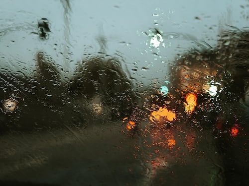¿Cuándo llega el primer sistema frontal del invierno?: Pronostican lluvias para Santiago durante la segunda semana de junio
