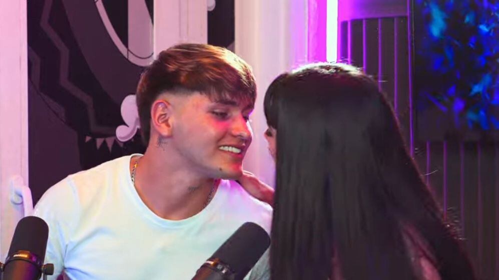 hans y eskarcita beso