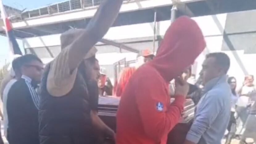 El cortejo fúnebre en el Monumental