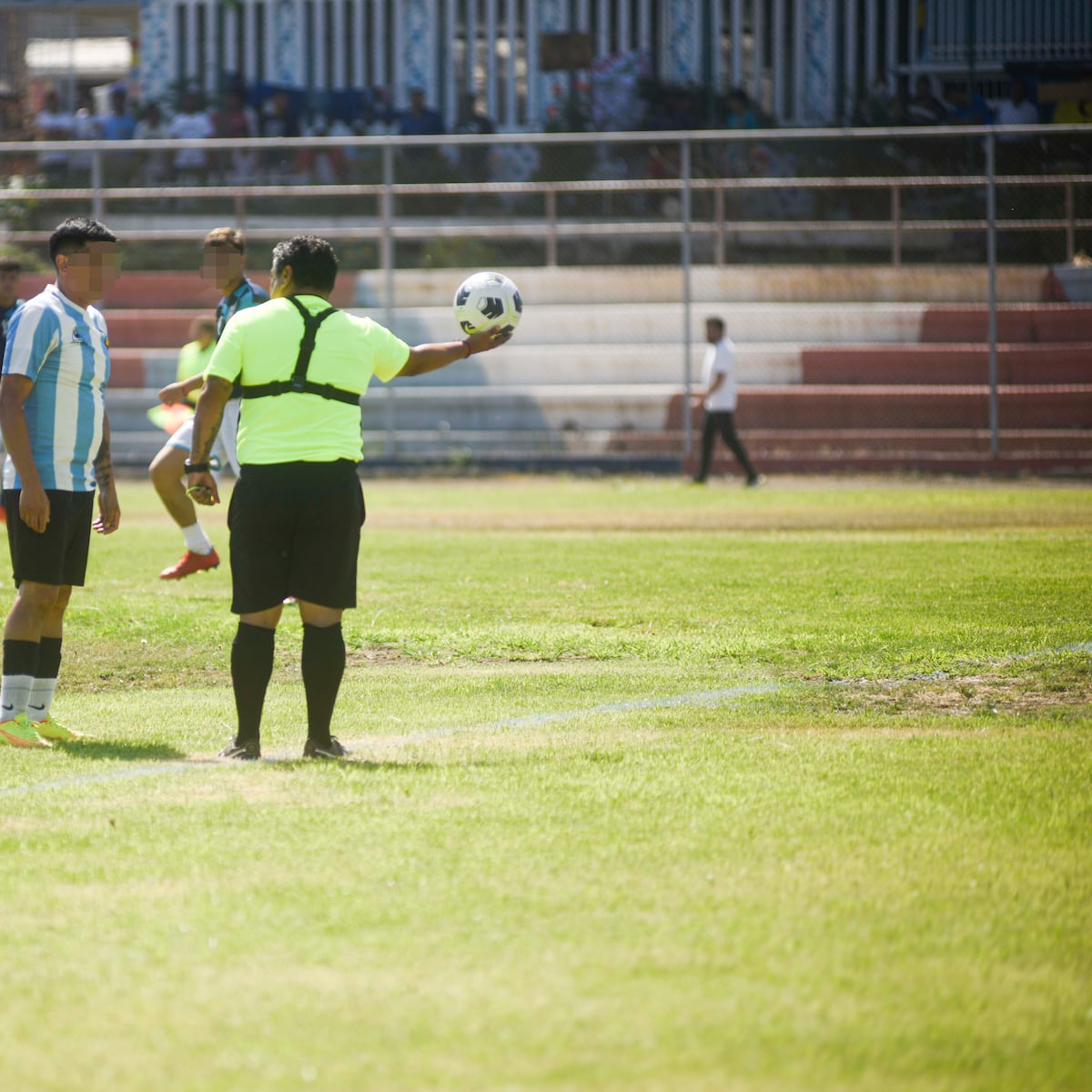 Reclusos certificados como árbitros de fútbol Reclusos certificados como árbitros de fútbol