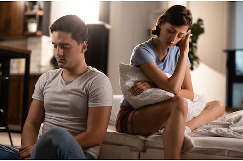 ¿Por qué los hombres son infieles con mujeres menos atractivas que su pareja?