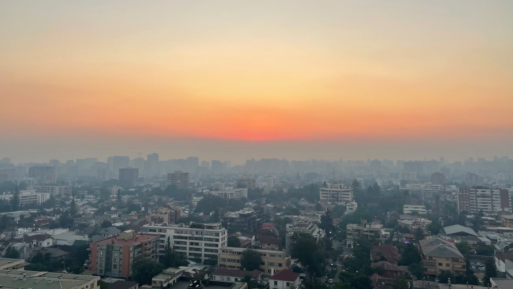 Santiago bajo el humo