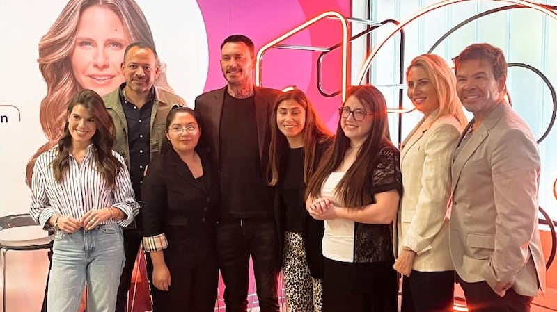 Campaña “Mujer Resiliente”: figuras de la TV se unen para destacar historias de madres que cambiaron su destino