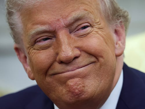 Trump cruza todos los límites: se burla del asesinato de Rob Reiner y Michel Singer