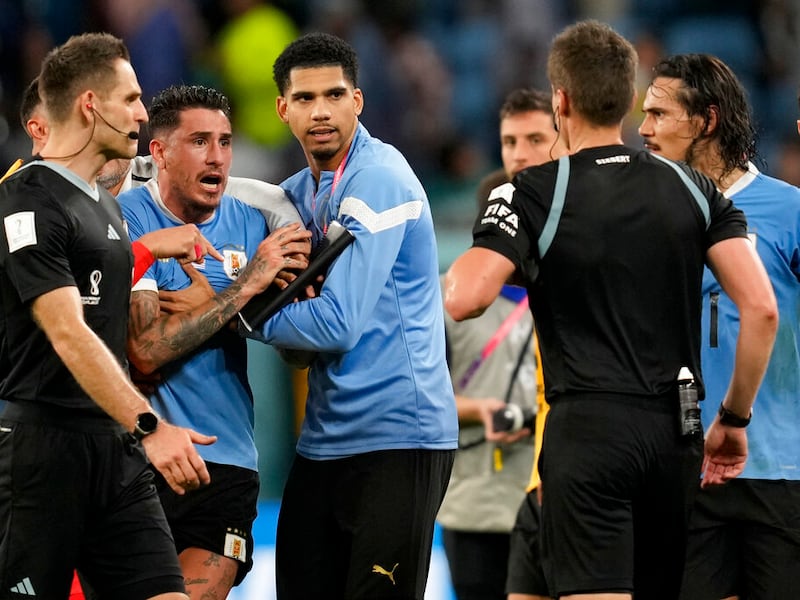 “Son muy malos perdedores estos hue...”: el furioso descargo de Mauricio Pinilla contra los jugadores de Uruguay