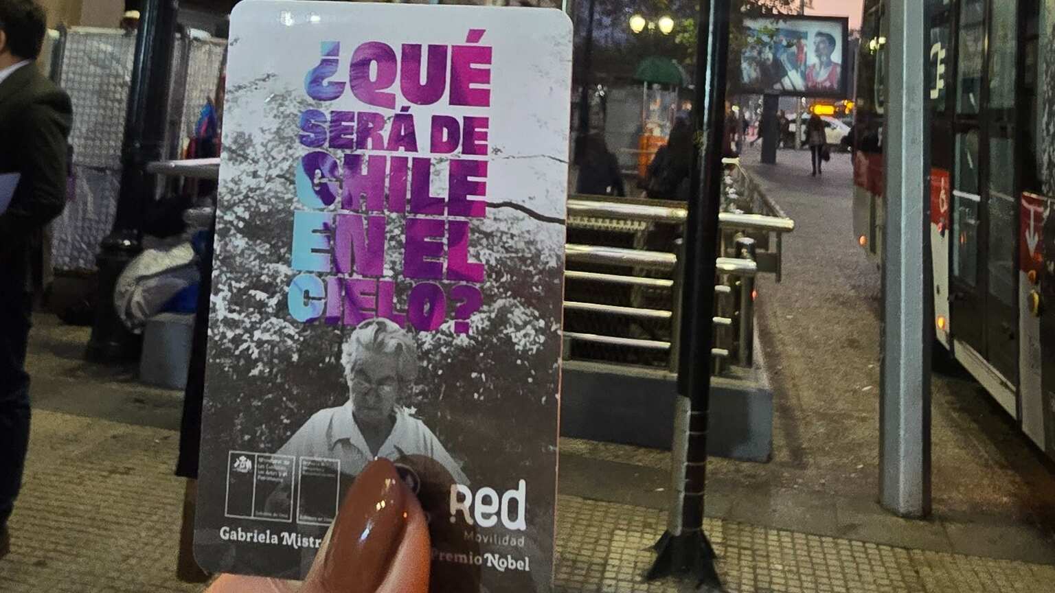 Tarjeta Bip conmemorativa de Gabriela Mistral