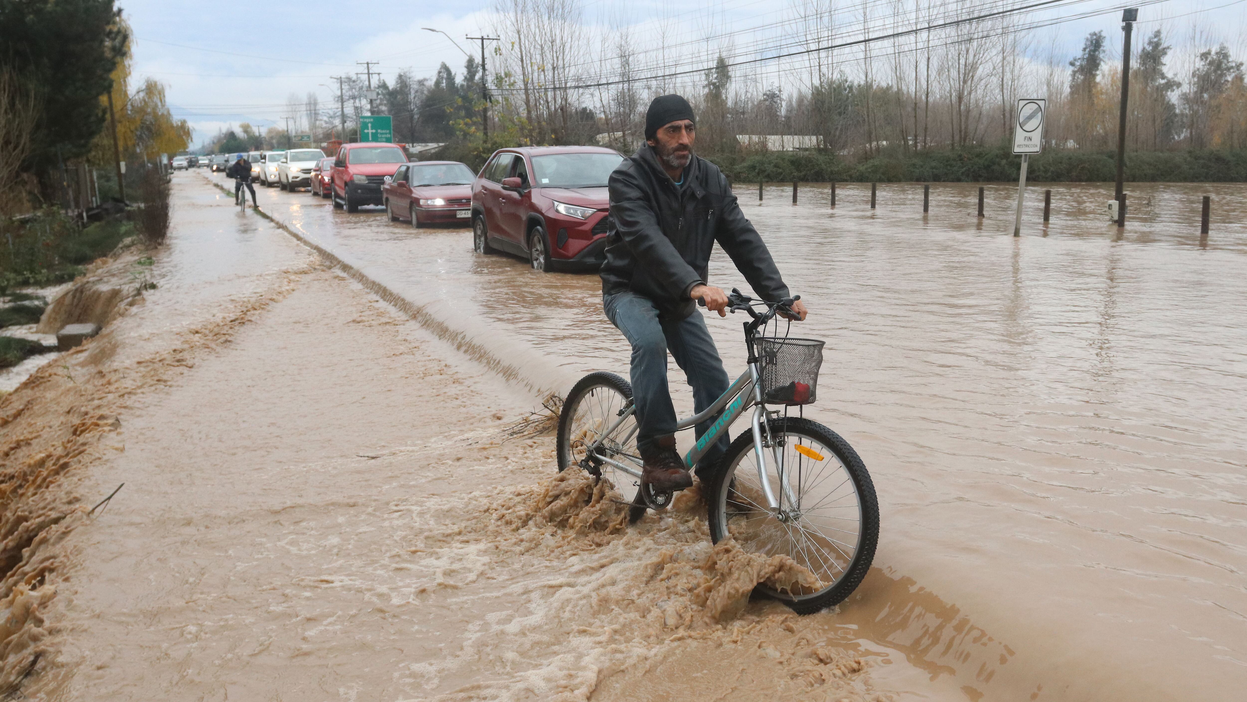 Inundaciones en Cotauco por sistema frontal / Aton