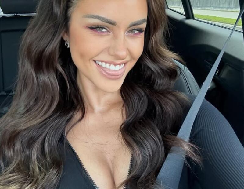 Emilia Dides disfruta vacaciones en Orlando.