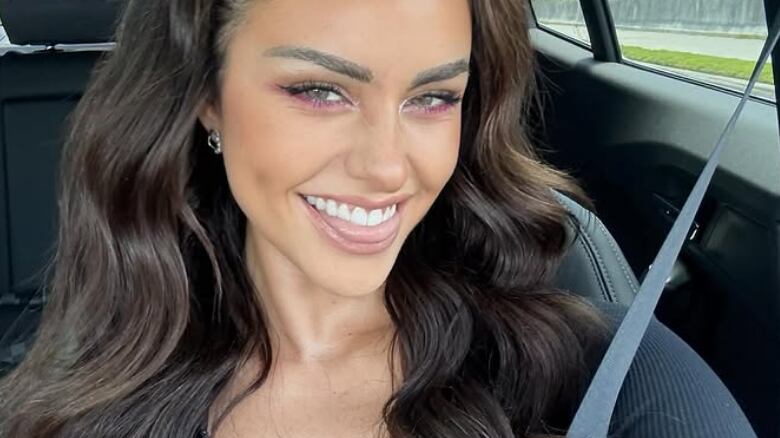 Emilia Dides disfruta vacaciones en Orlando.