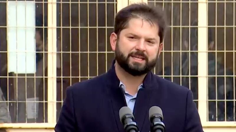 Gabriel Boric ya votó en Punta Arenas