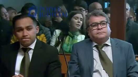 El fallo a favor del exuniformado fue duramente cuestionado por la madre del joven caído al río Mapocho.