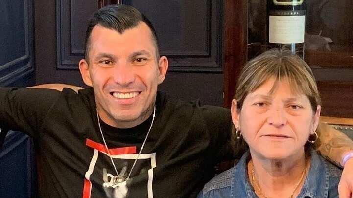 El defensor de Vasco da Gama está desde inicios de esta semana en Chile debido al delicado estado de salud de su mamá.