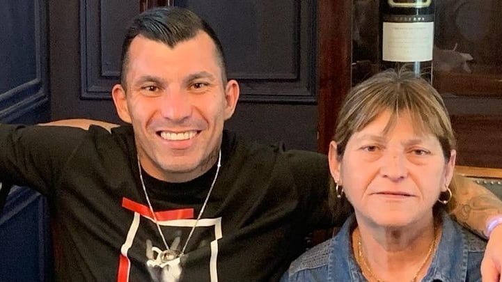 El defensor de Vasco da Gama está desde inicios de esta semana en Chile debido al delicado estado de salud de su mamá.