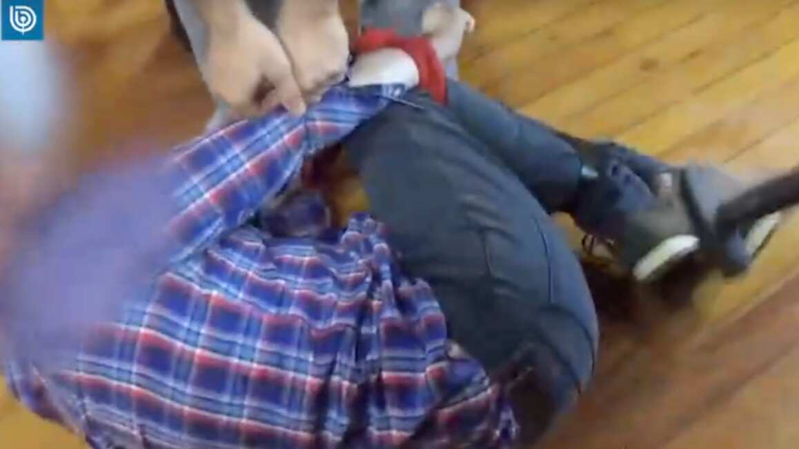 Trabajador con TEA agredido