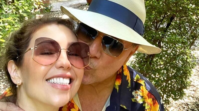 Thalía se compra sus propias flores y Tommy le dedica este mensaje en San Valentín