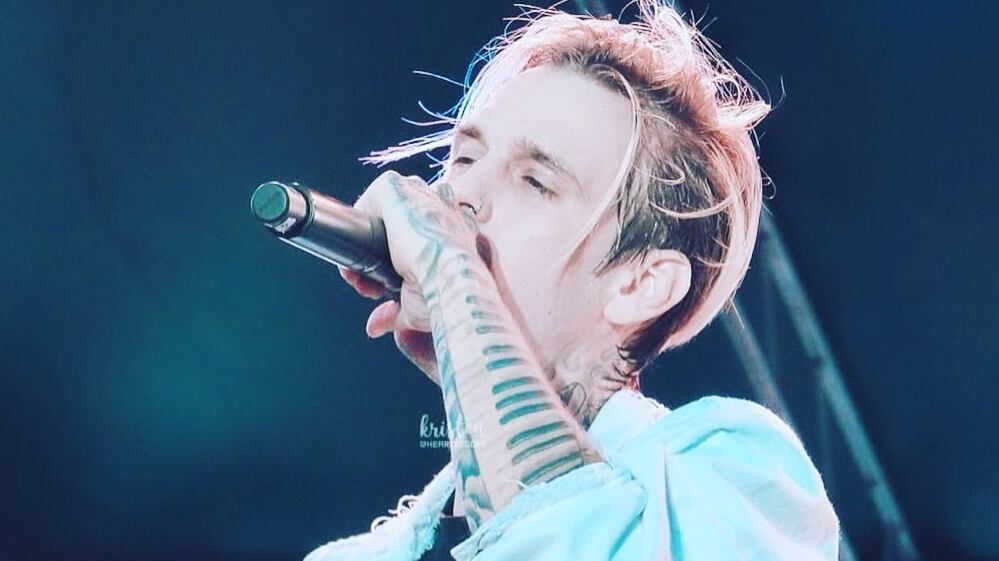 Este martes se conocieron los resultados de la autopsia realizada al cuerpo del cantante Aaron Carter, quien fue hallado muerto en noviembre del año pasado en su casa, en el interior de la tina del baño.