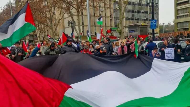 Marcha de las Ollas Vacías por Palestina en Chile | Fuente: Instagram @comunidadpalestinadechile