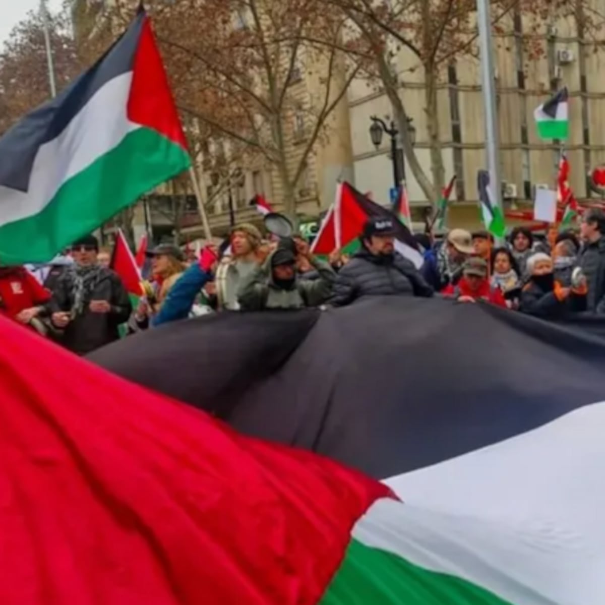 Marcha de las Ollas Vacías por Palestina en Santiago Marcha de las Ollas Vacías por Palestina en Santiago