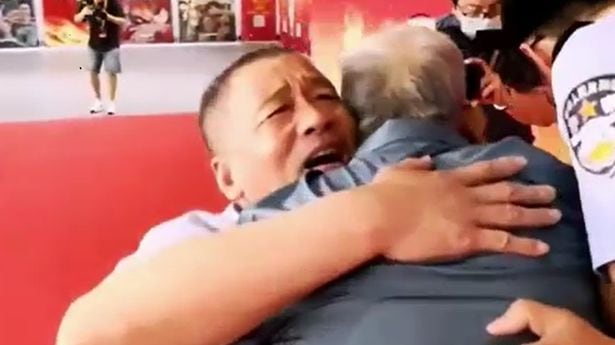 El padre abrazando al hijo perdido.