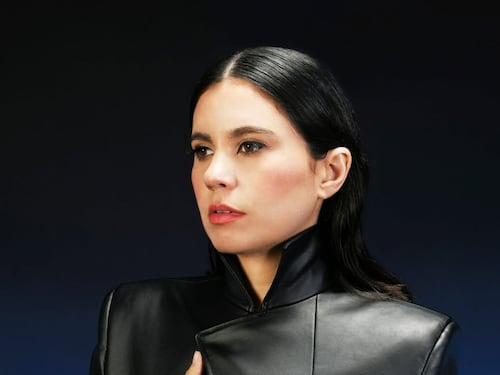Javiera Mena agota el Movistar Arena en tiempo récord para celebrar los 20 años de “Esquemas Juveniles”