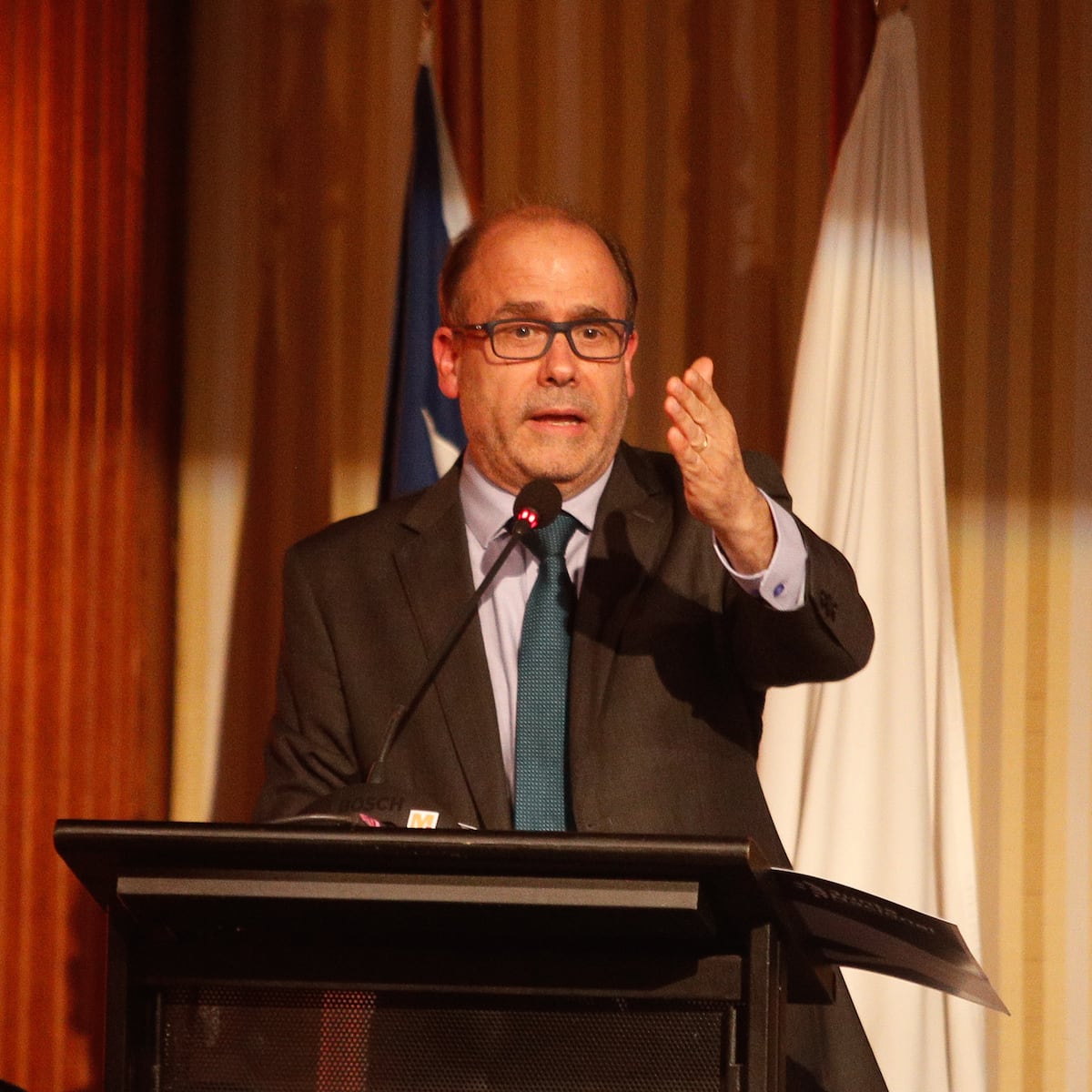 Alberto Undurraga renuncia a candidatura presidencial en la DC Alberto Undurraga renuncia a candidatura presidencial en la DC