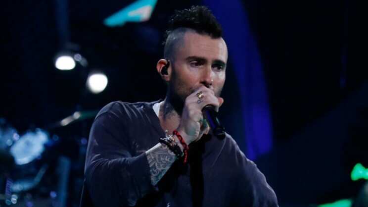 Adam Levine generó las reacciones de los usuarios chilenos de redes sociales