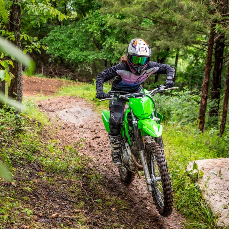 Lanzamiento KLX 230R y Brute Force 450