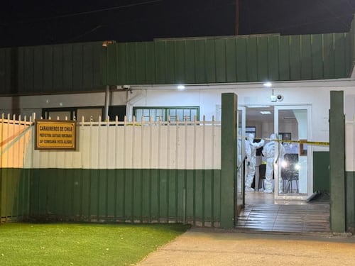 Detenido por VIF arrebató arma a carabinero, disparó y trató de incendiar comisaría de Cerrillos