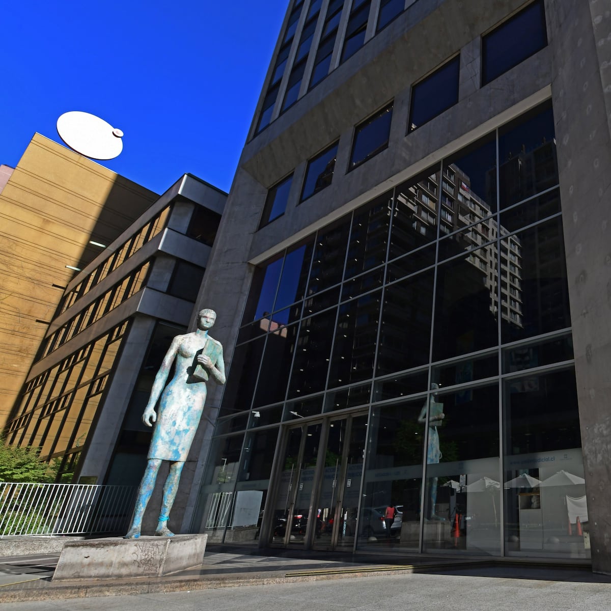 Ordenan indemnización a víctima de la dictadura militar Ordenan indemnización a víctima de la dictadura militar