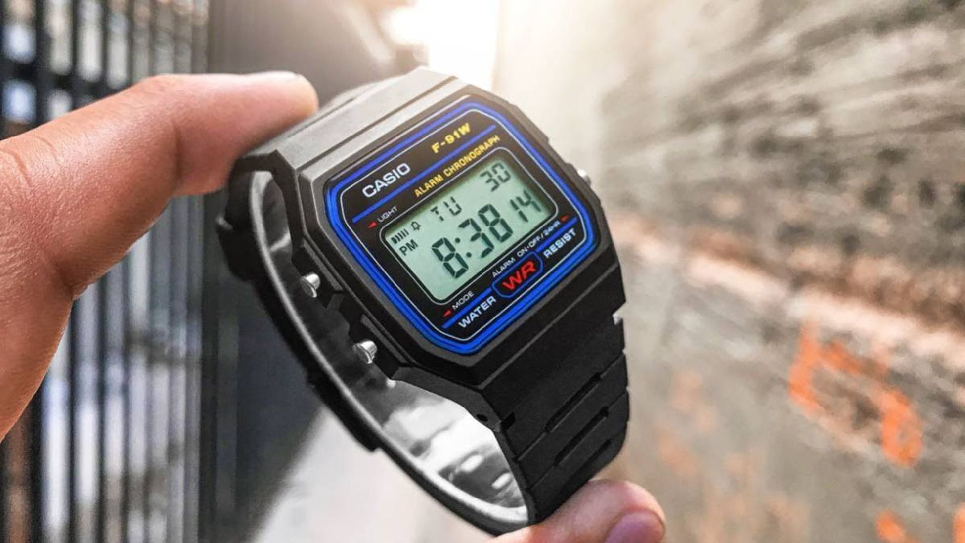 Casio F-91W es convertido en un smartwatch y se vuelve más genial que nunca