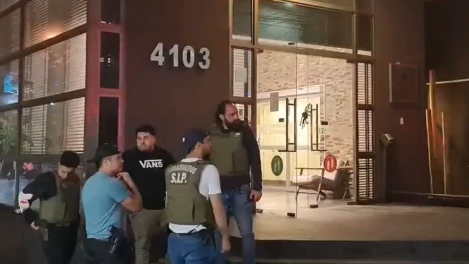 Incautan armamento de guerra, granadas y sacos de droga en edificio residencial de Estación Central