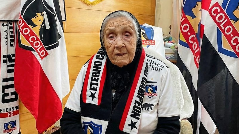 Muere Luzmira Villagrán, la ‘Abuela Alba’ que conquistó a Colo Colo y a Chile
