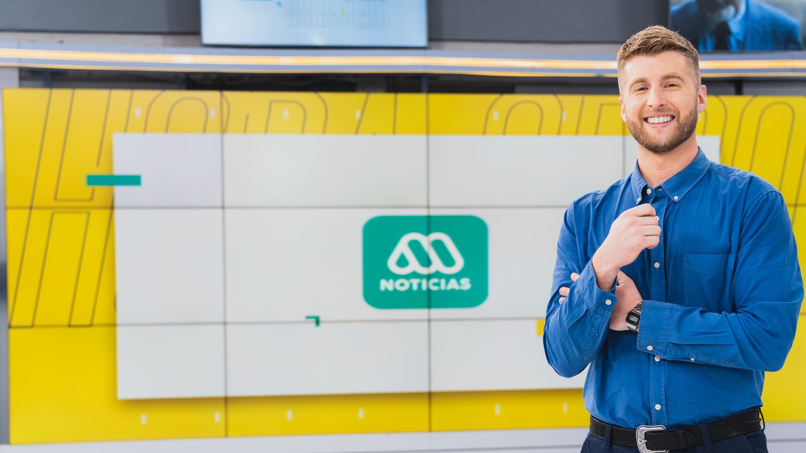 El periodista es el más joven en la conducción de un noticiario de la televisión abierta. Con 25 años, conduce desde pocos días el trasnoche de Meganoticias Ahora.