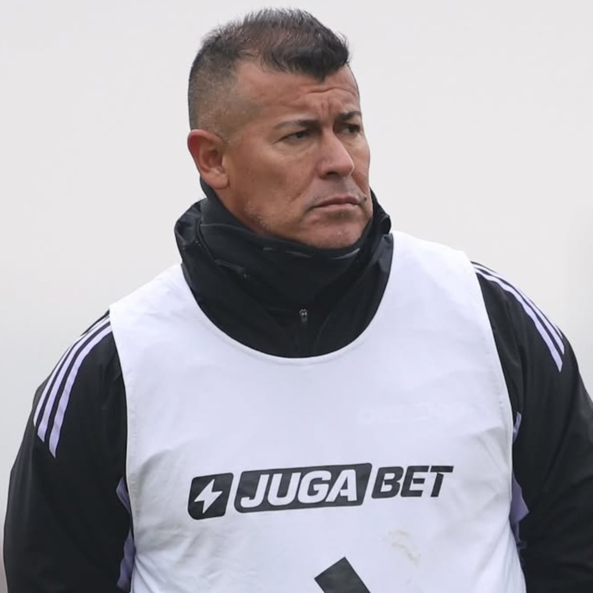 ByN se pronuncia ante amenazas de la Garra Blanca a Jorge Almirón en Colo Colo ByN se pronuncia ante amenazas de la Garra Blanca a Jorge Almirón en Colo Colo