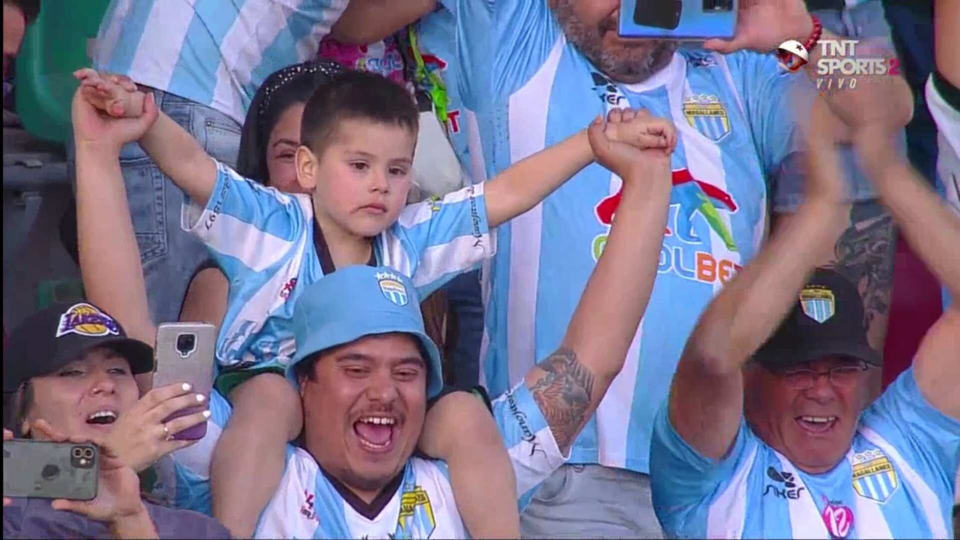 Futbol, Deportes Recoleta vs Magallanes
Fecha 30, campeonato de ascenso 2022.
Los jugadores de Magallanes celebran el gol durante el partido de primera B disputado en el estadio Bicentenario de La Florida, en Santiago, Chile.