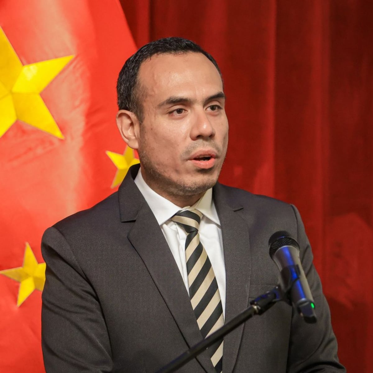 Posible destitución de José Jerí por reuniones no oficiales con empresario chino Posible destitución de José Jerí por reuniones no oficiales con empresario chino